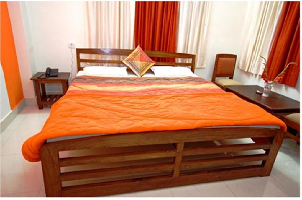 Ranikhet Grand Hotell Rum bild